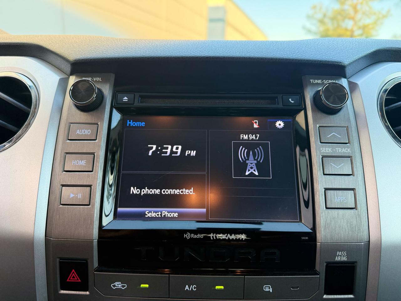 Toyota Tundra 4WD Limited Double Cab 6.5' Bed 5.7L (Natl) 2018