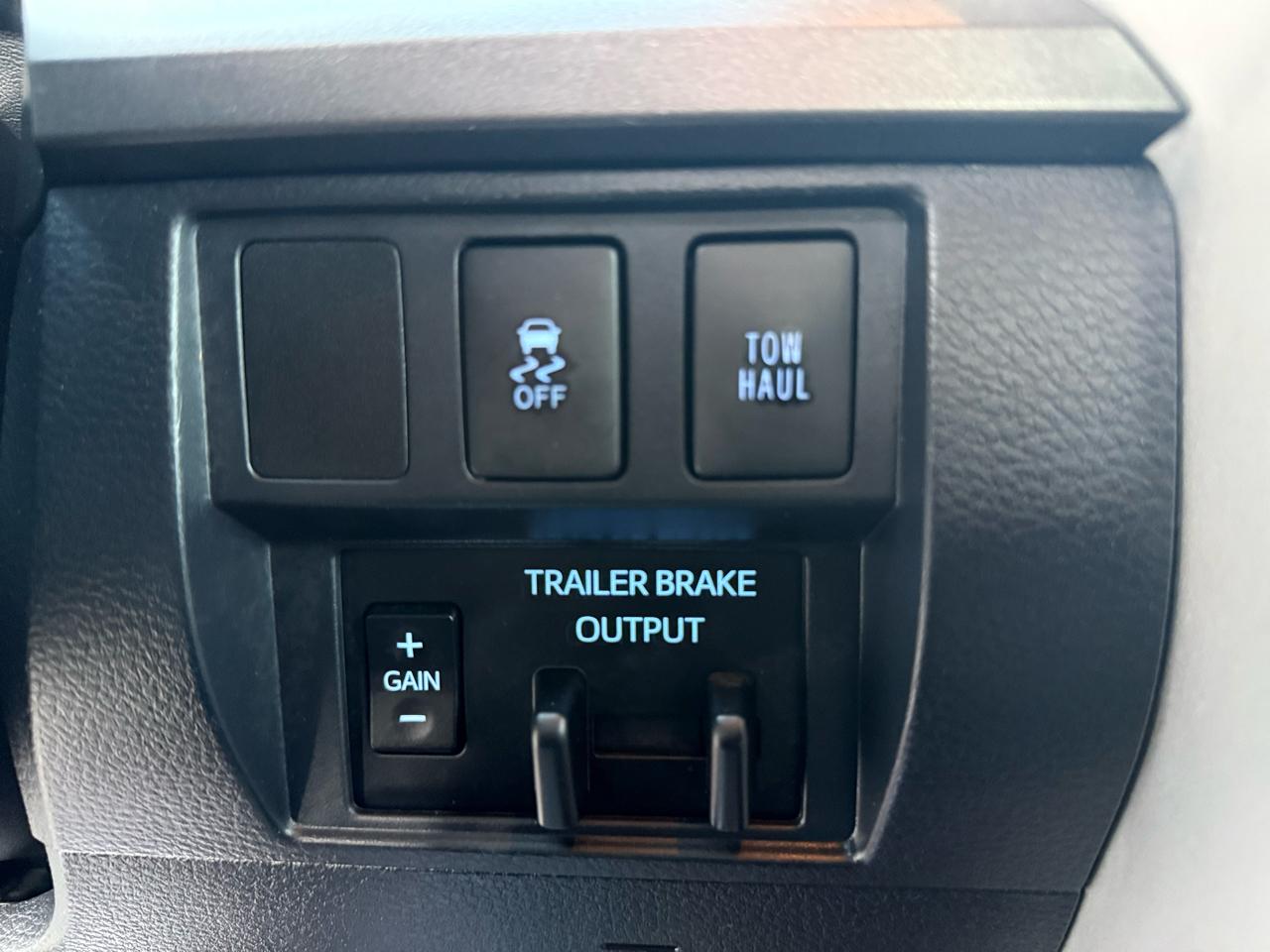 Toyota Tundra 4WD Limited Double Cab 6.5' Bed 5.7L (Natl) 2018