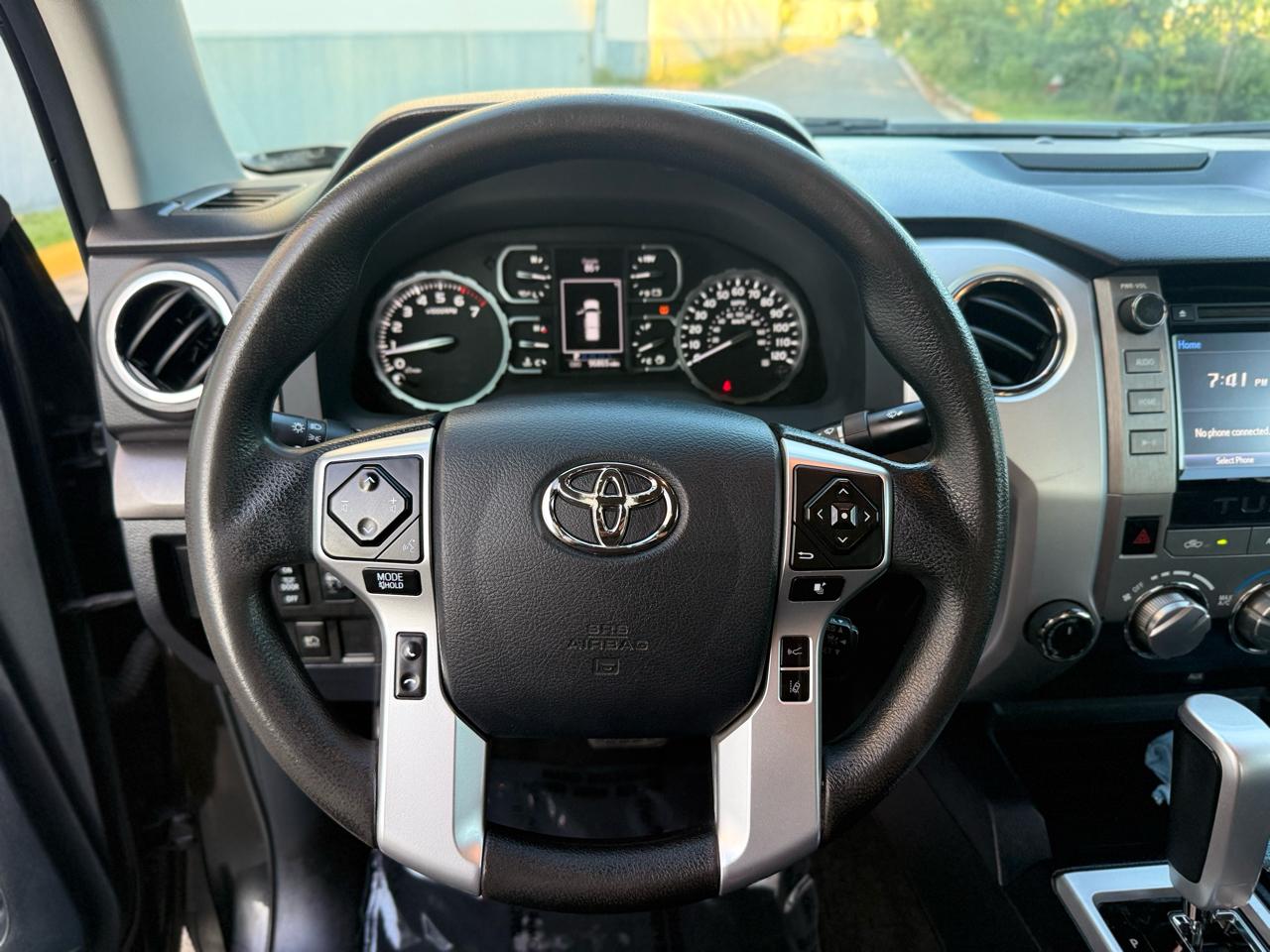 Toyota Tundra 4WD Limited Double Cab 6.5' Bed 5.7L (Natl) 2018