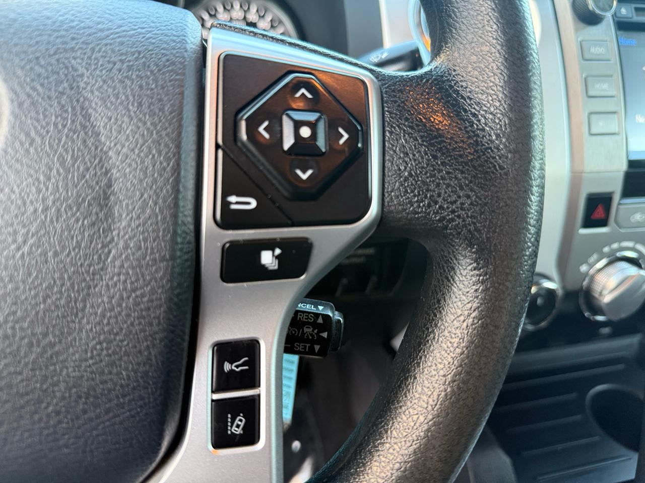 Toyota Tundra 4WD Limited Double Cab 6.5' Bed 5.7L (Natl) 2018
