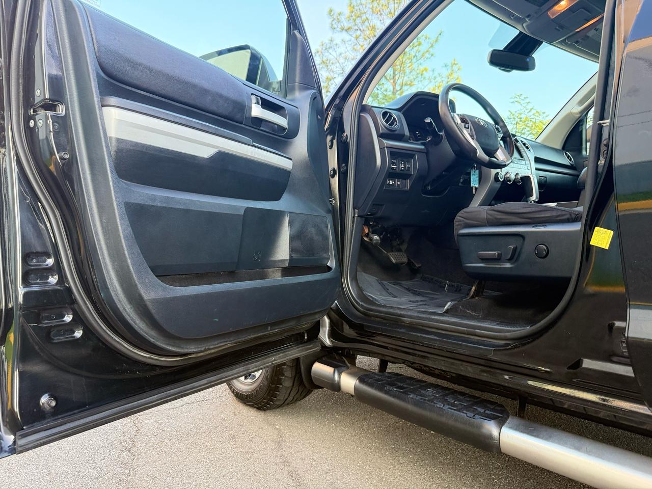 Toyota Tundra 4WD Limited Double Cab 6.5' Bed 5.7L (Natl) 2018