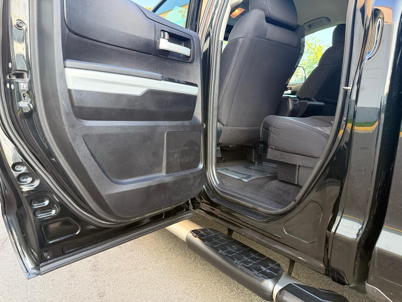 Toyota Tundra 4WD Limited Double Cab 6.5' Bed 5.7L (Natl) 2018
