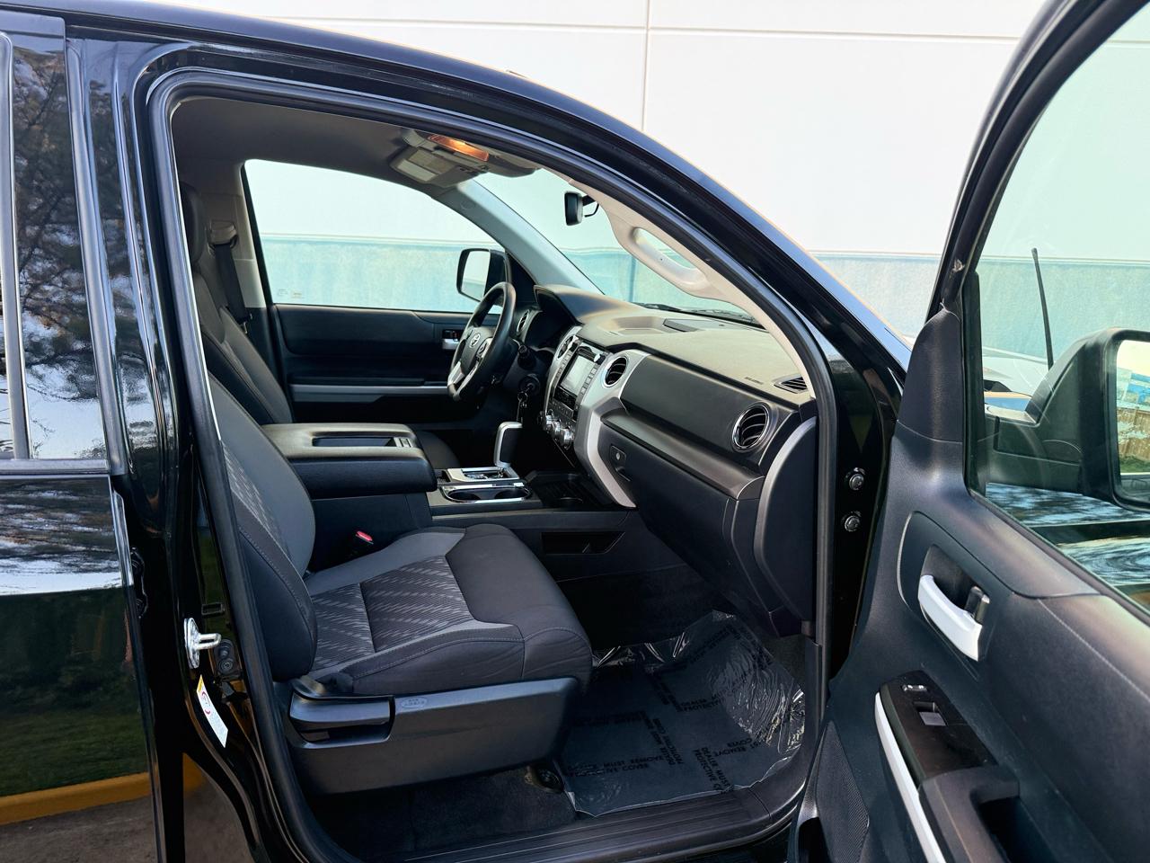 Toyota Tundra 4WD Limited Double Cab 6.5' Bed 5.7L (Natl) 2018
