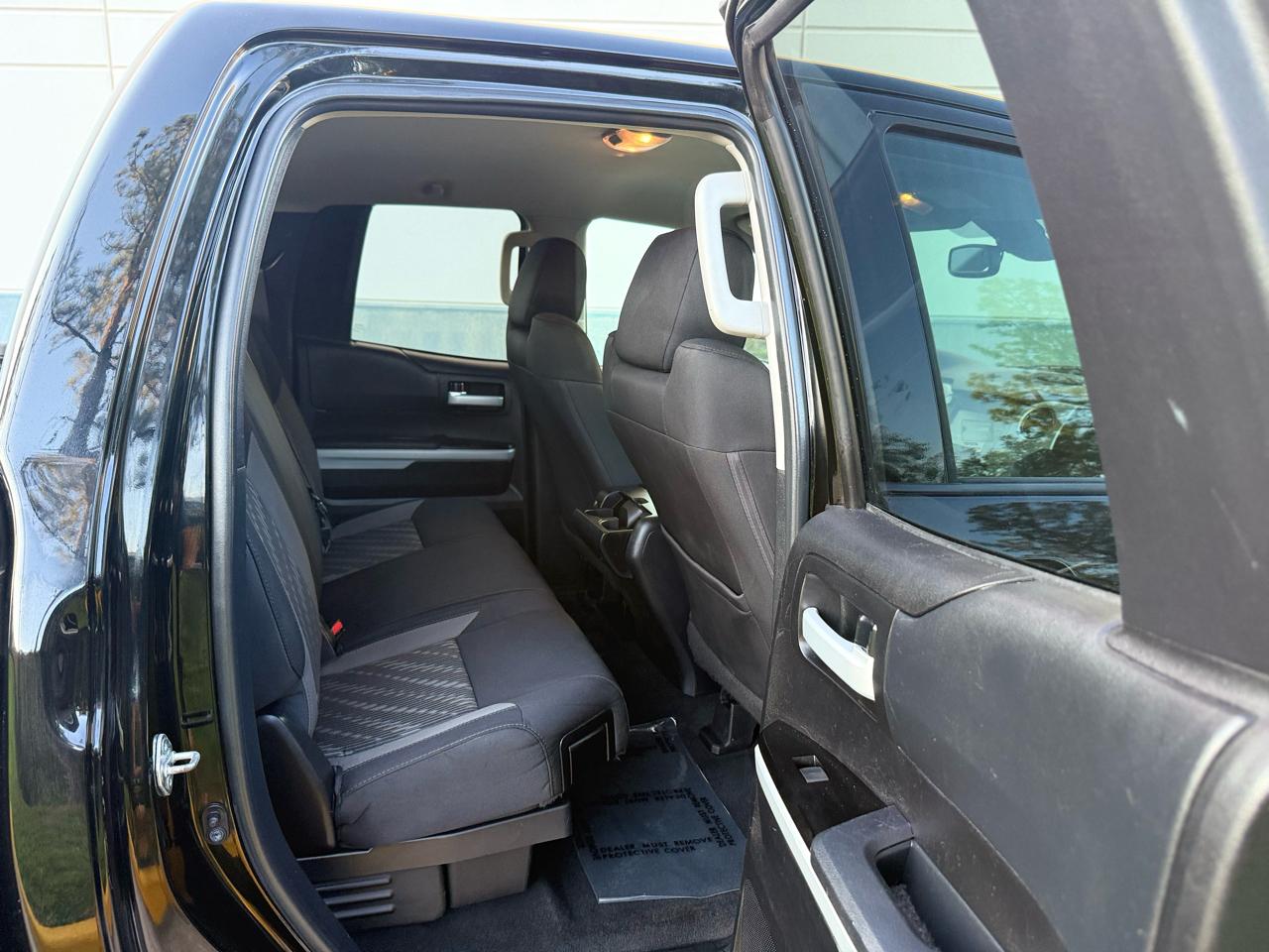 Toyota Tundra 4WD Limited Double Cab 6.5' Bed 5.7L (Natl) 2018