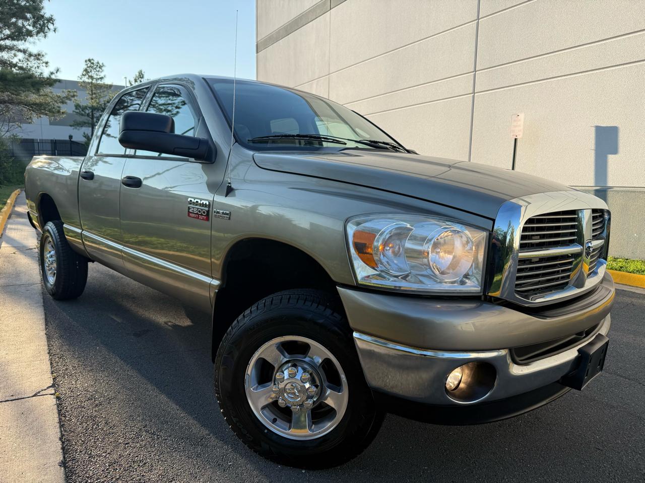 Dodge Ram 2500 4WD Quad Cab 140.5" SLT 2008