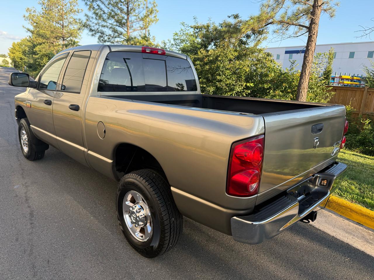 Dodge Ram 2500 4WD Quad Cab 140.5" SLT 2008