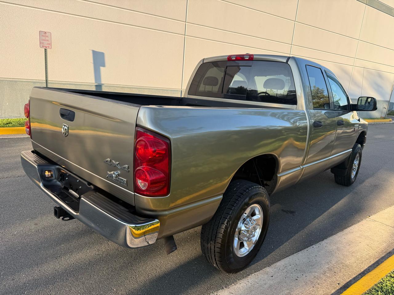 Dodge Ram 2500 4WD Quad Cab 140.5" SLT 2008