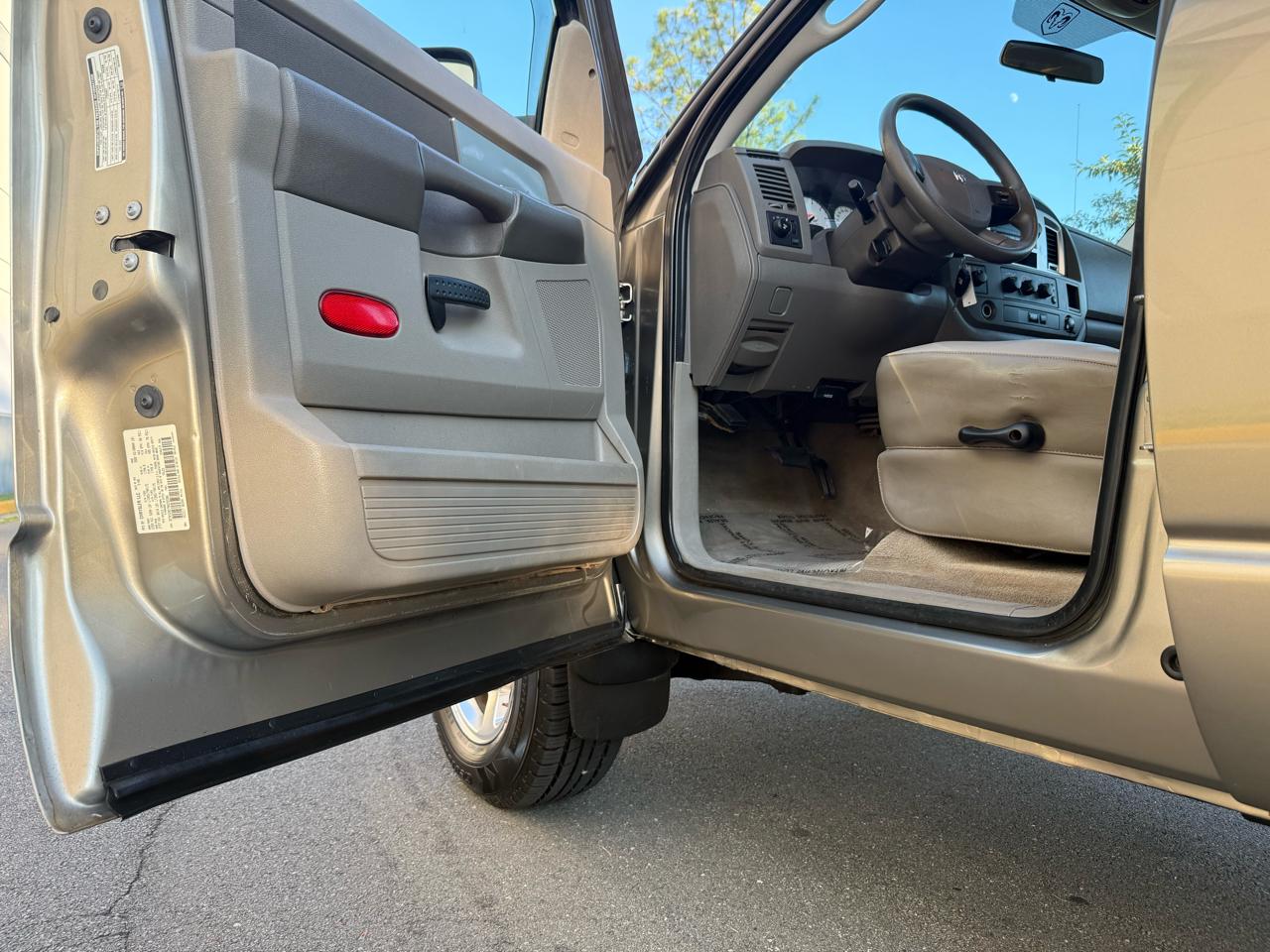 Dodge Ram 2500 4WD Quad Cab 140.5" SLT 2008