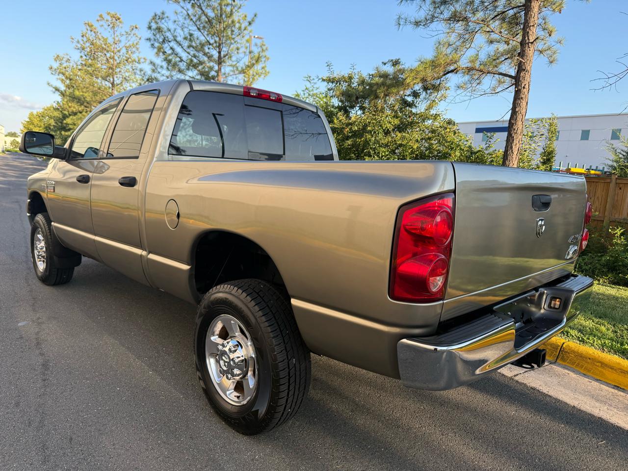 Dodge Ram 2500 4WD Quad Cab 140.5" SLT 2008