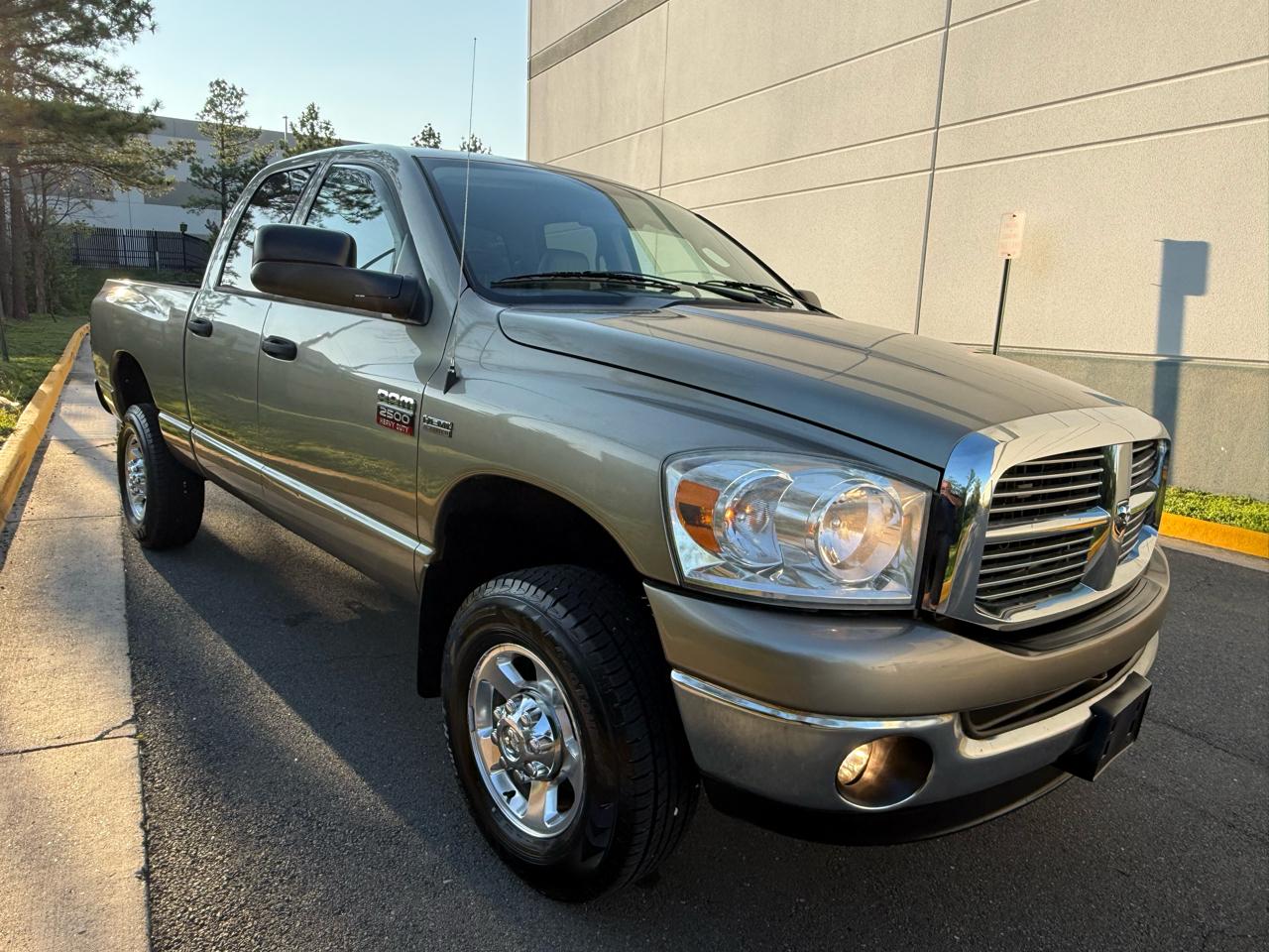Dodge Ram 2500 4WD Quad Cab 140.5" SLT 2008