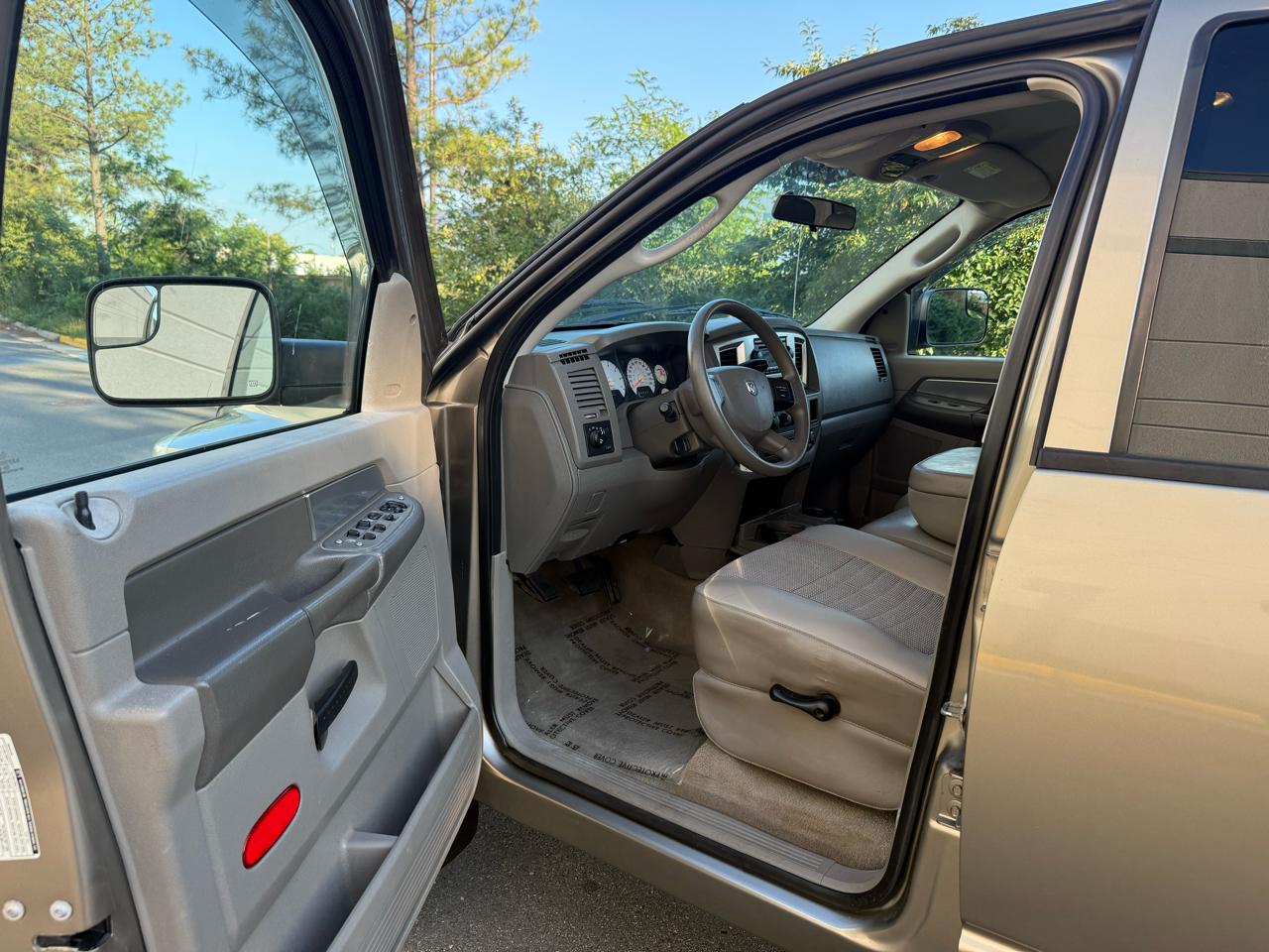 Dodge Ram 2500 4WD Quad Cab 140.5" SLT 2008