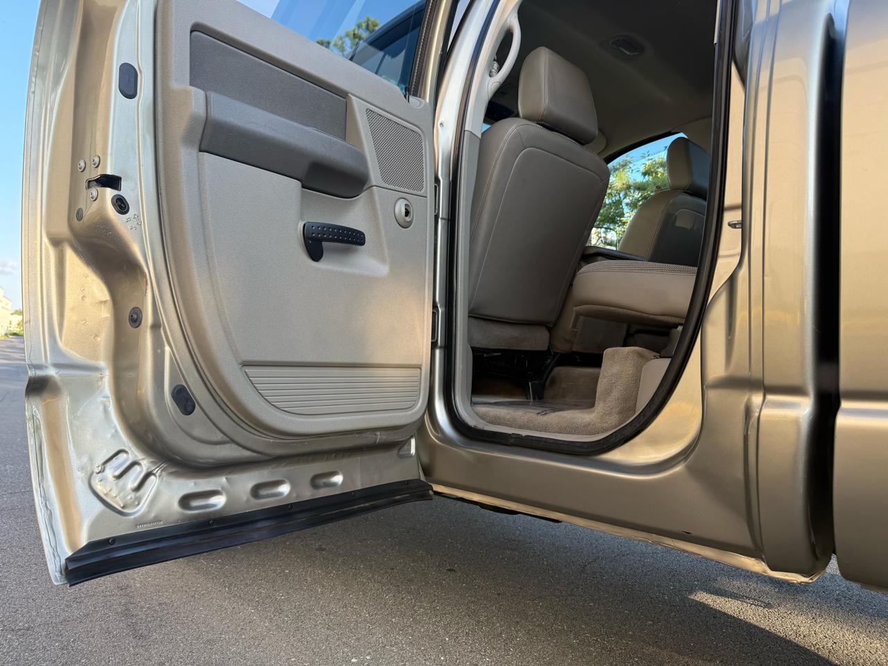 Dodge Ram 2500 4WD Quad Cab 140.5" SLT 2008