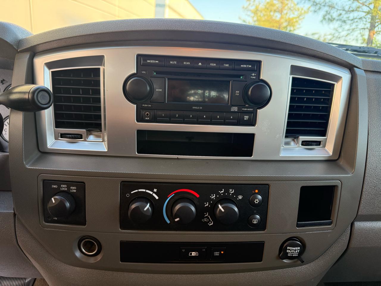 Dodge Ram 2500 4WD Quad Cab 140.5" SLT 2008