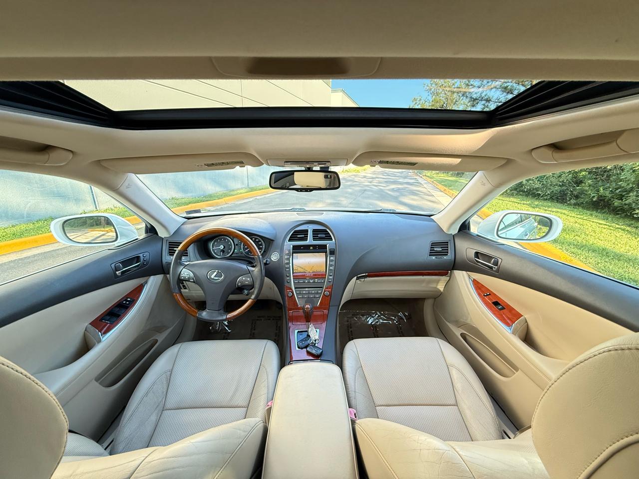 Lexus ES 350 4dr Sdn 2010