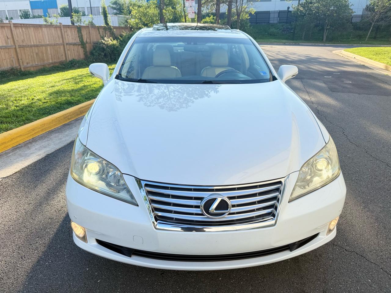 Lexus ES 350 4dr Sdn 2010