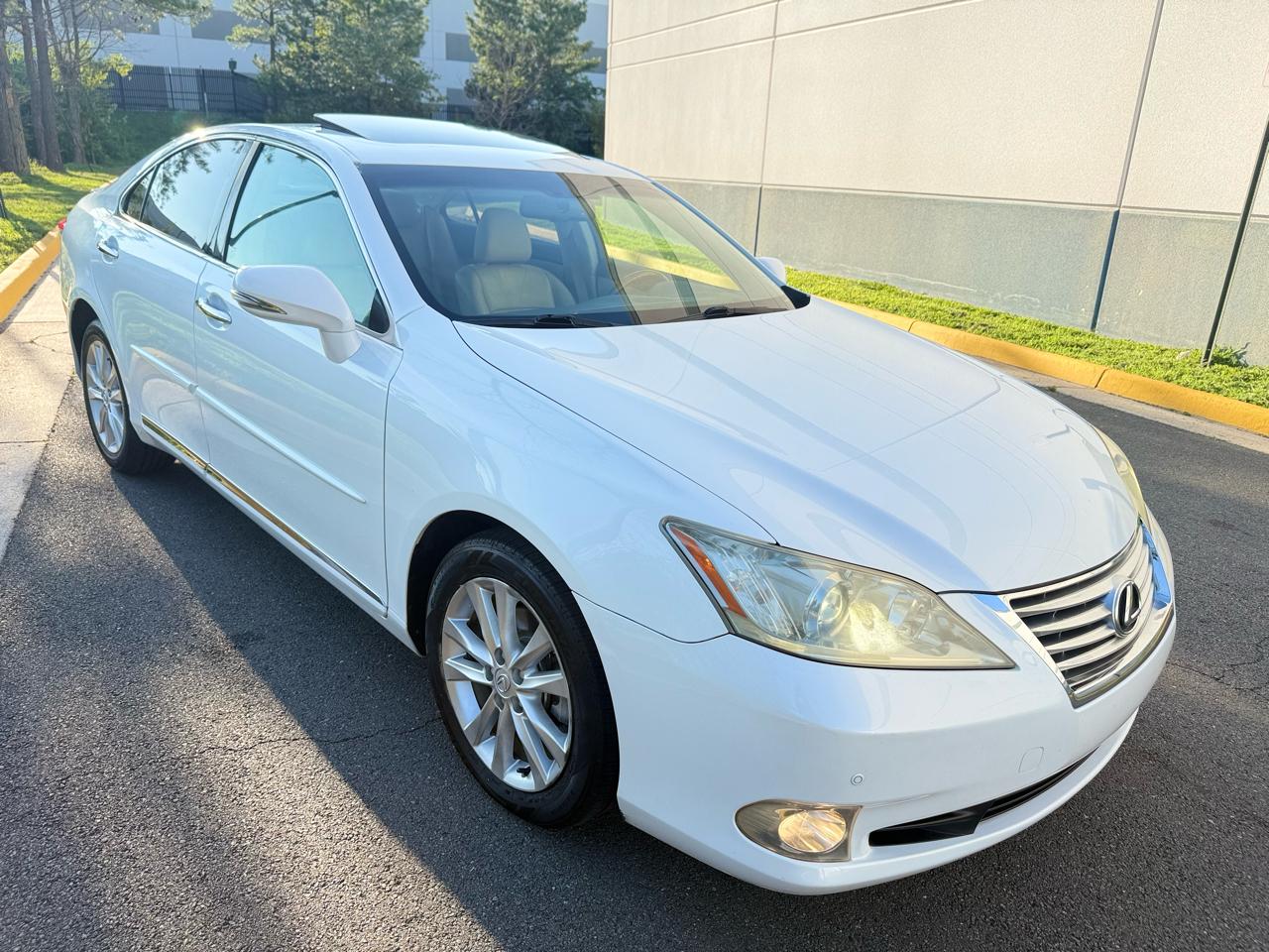 Lexus ES 350 4dr Sdn 2010