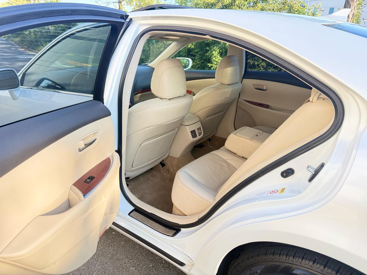 Lexus ES 350 4dr Sdn 2010