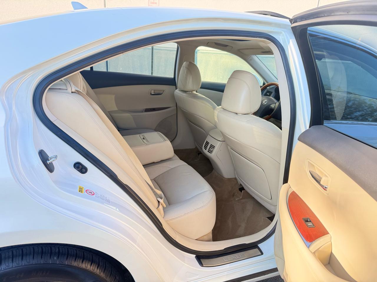 Lexus ES 350 4dr Sdn 2010