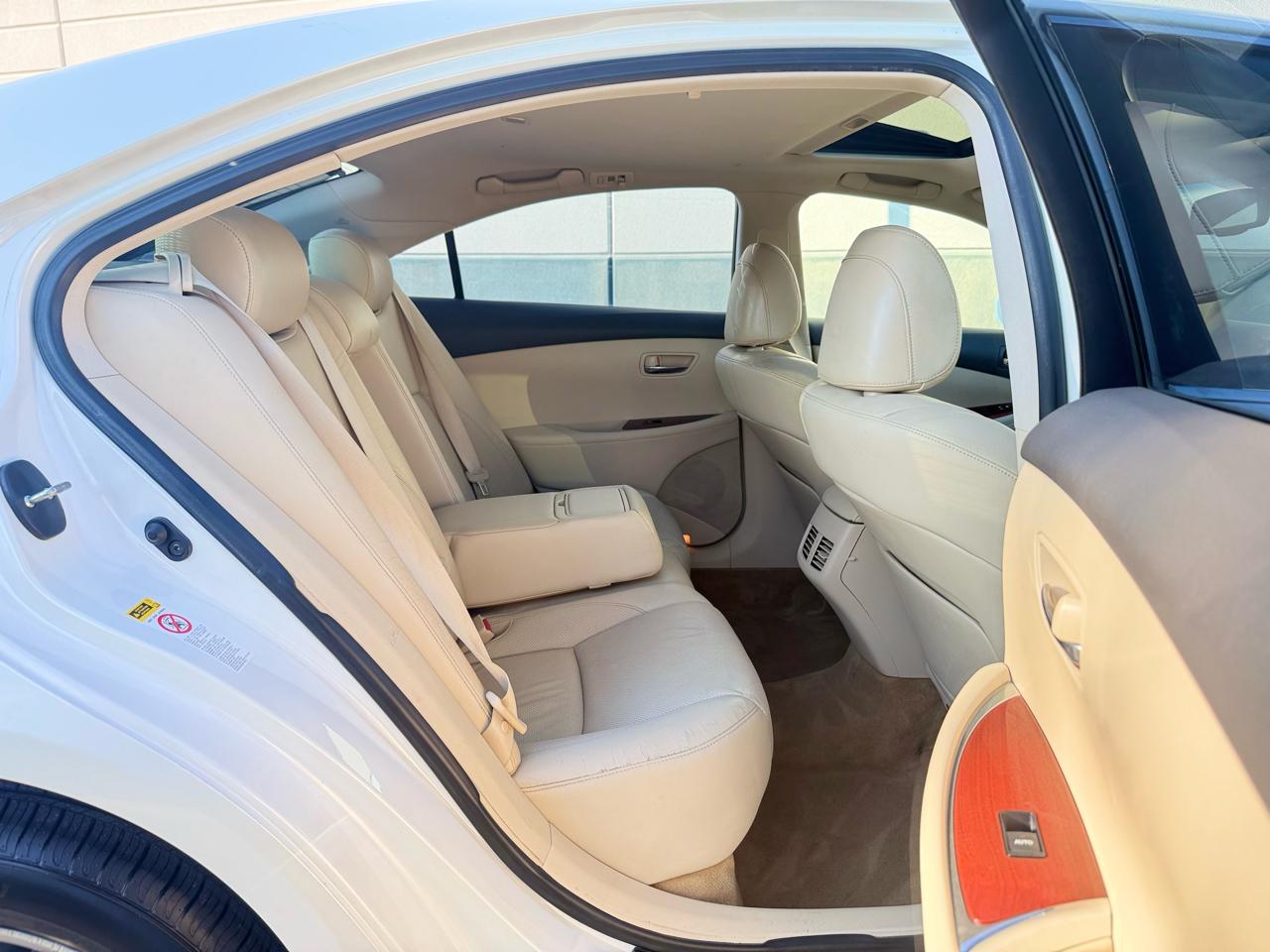 Lexus ES 350 4dr Sdn 2010