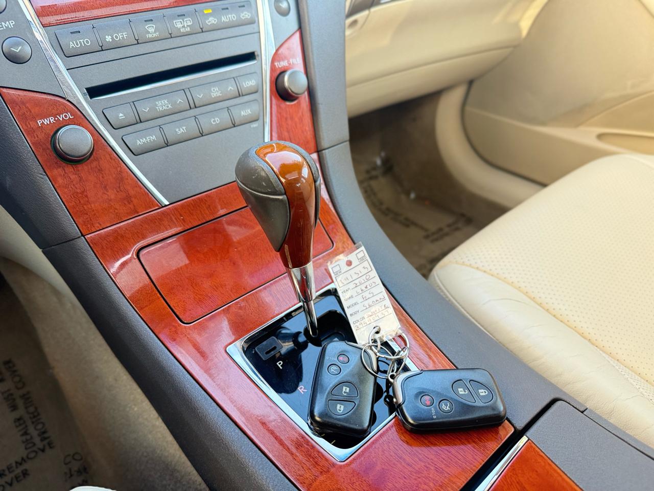 Lexus ES 350 4dr Sdn 2010