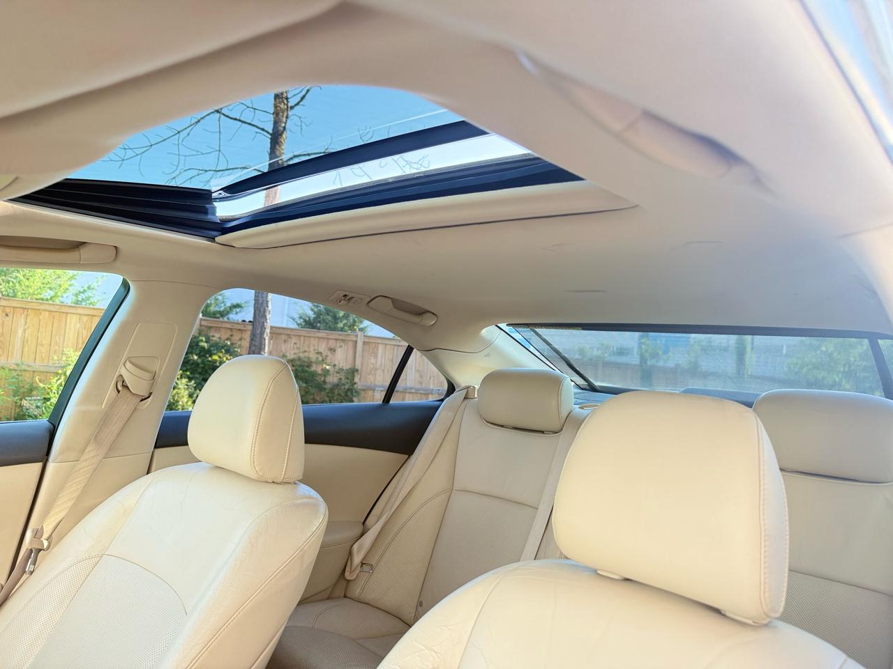 Lexus ES 350 4dr Sdn 2010