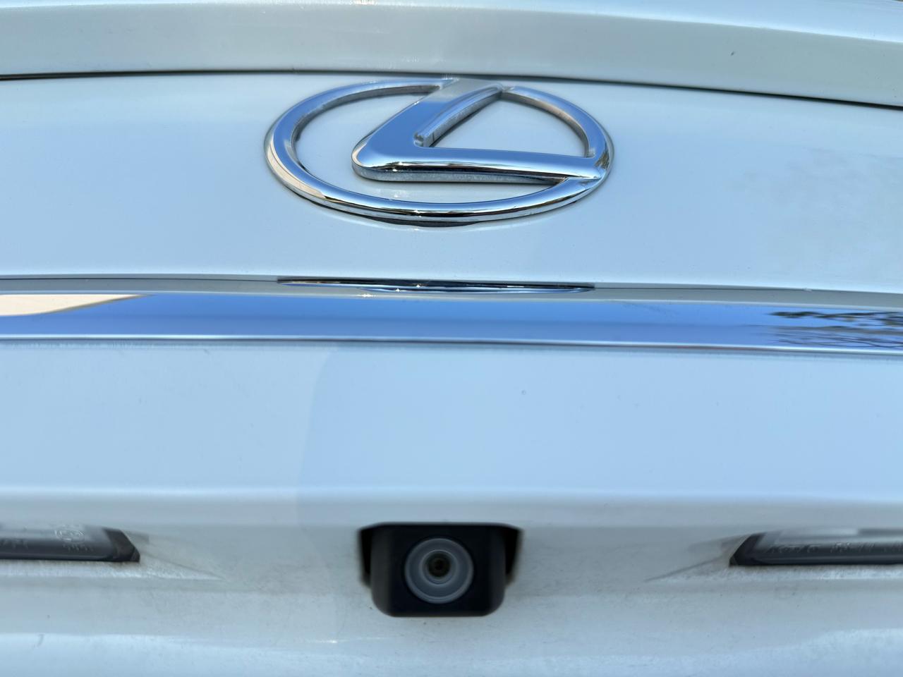 Lexus ES 350 4dr Sdn 2010