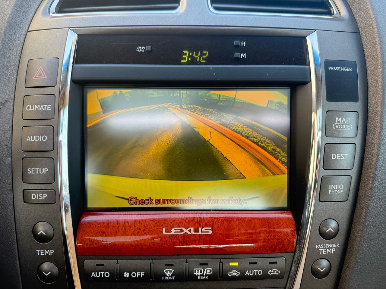 Lexus ES 350 4dr Sdn 2010