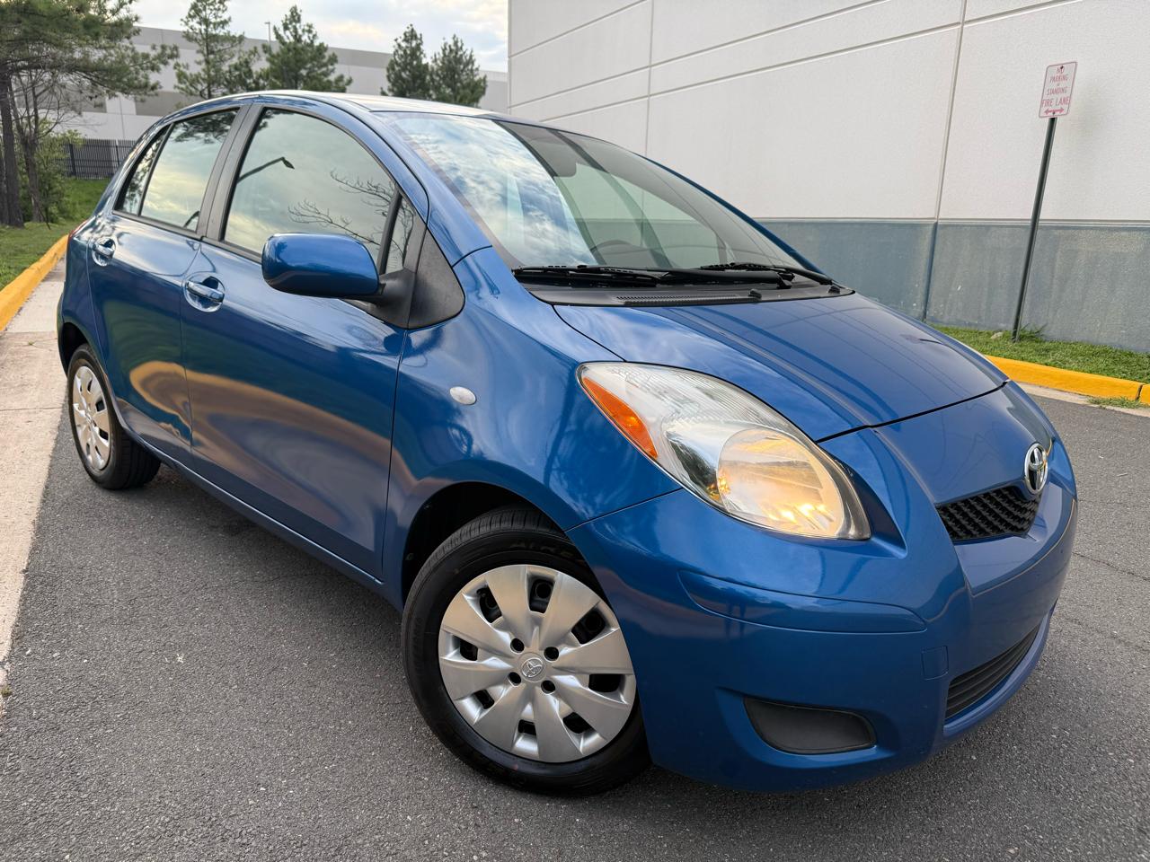 Toyota Yaris 5dr Liftback Man (Natl) 2011