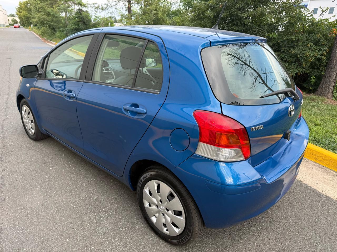 Toyota Yaris 5dr Liftback Man (Natl) 2011