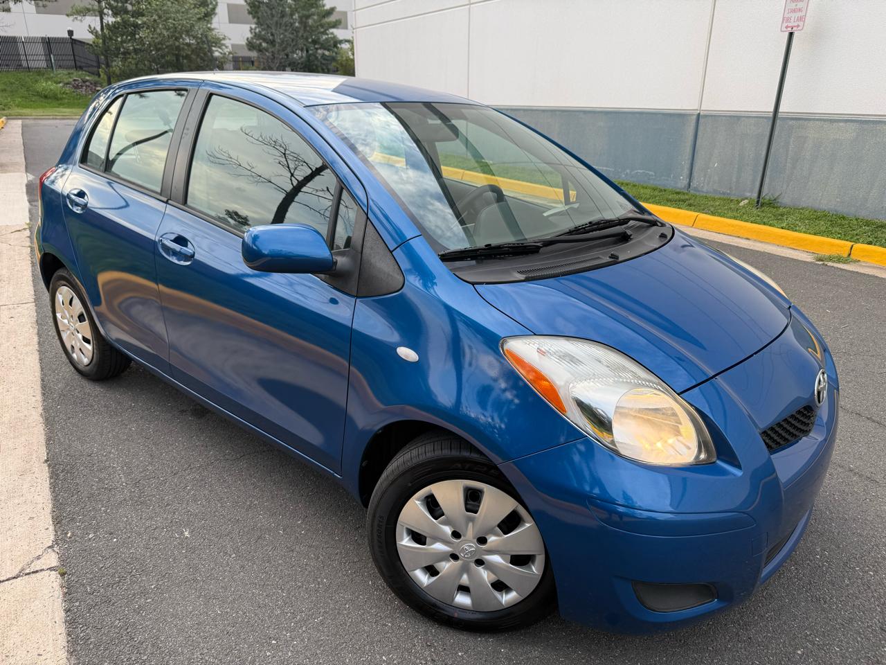 Toyota Yaris 5dr Liftback Man (Natl) 2011