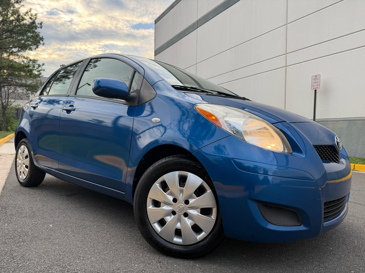 Toyota Yaris 5dr Liftback Man (Natl) 2011