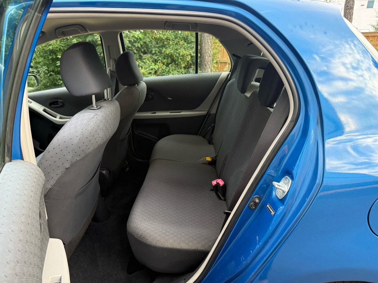 Toyota Yaris 5dr Liftback Man (Natl) 2011