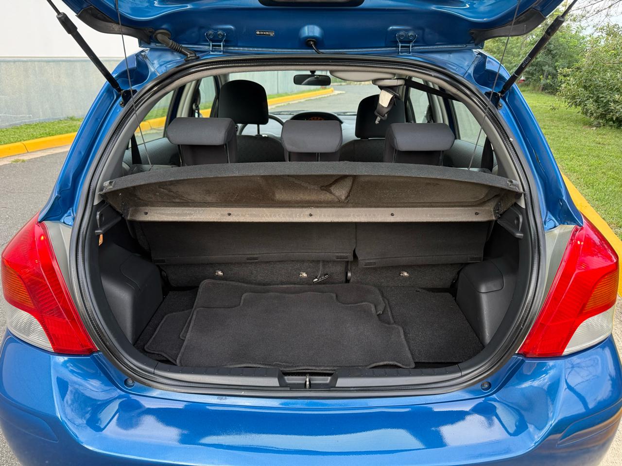 Toyota Yaris 5dr Liftback Man (Natl) 2011