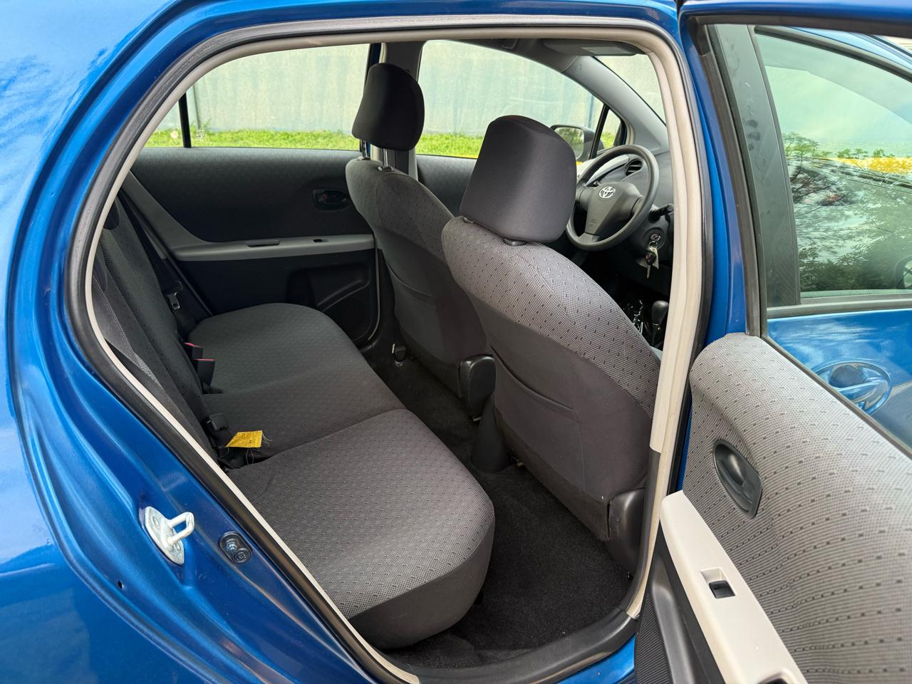Toyota Yaris 5dr Liftback Man (Natl) 2011