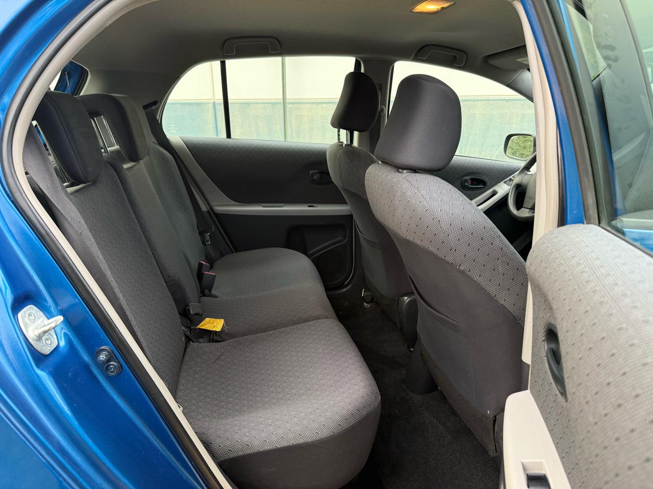 Toyota Yaris 5dr Liftback Man (Natl) 2011