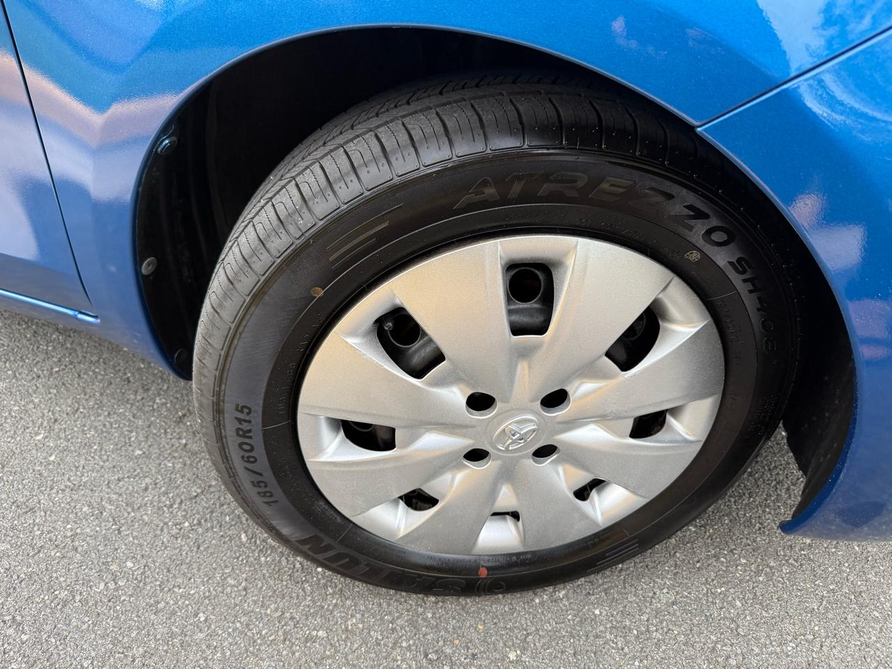 Toyota Yaris 5dr Liftback Man (Natl) 2011