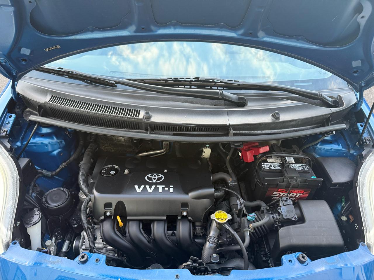 Toyota Yaris 5dr Liftback Man (Natl) 2011