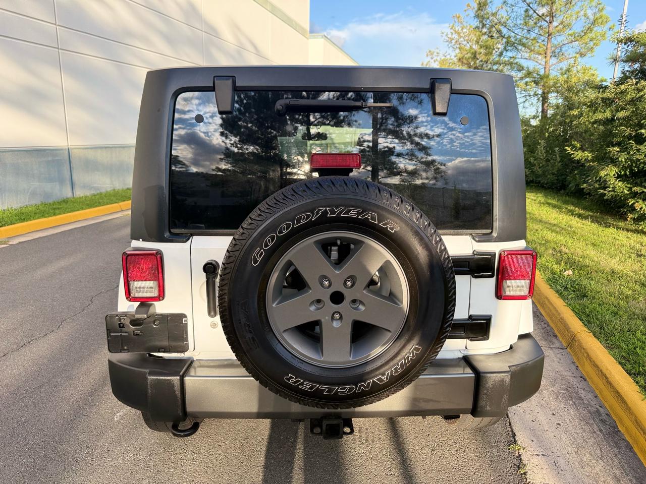 Jeep Wrangler Unlimited 4WD 4dr Freedom Edition *Ltd Avail* 2013