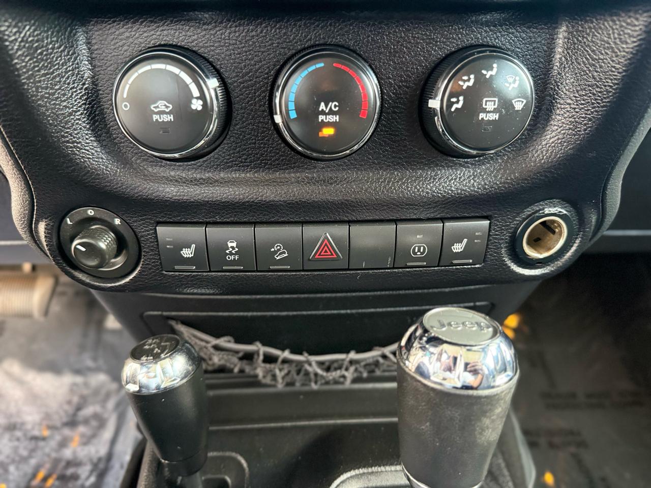 Jeep Wrangler Unlimited 4WD 4dr Freedom Edition *Ltd Avail* 2013