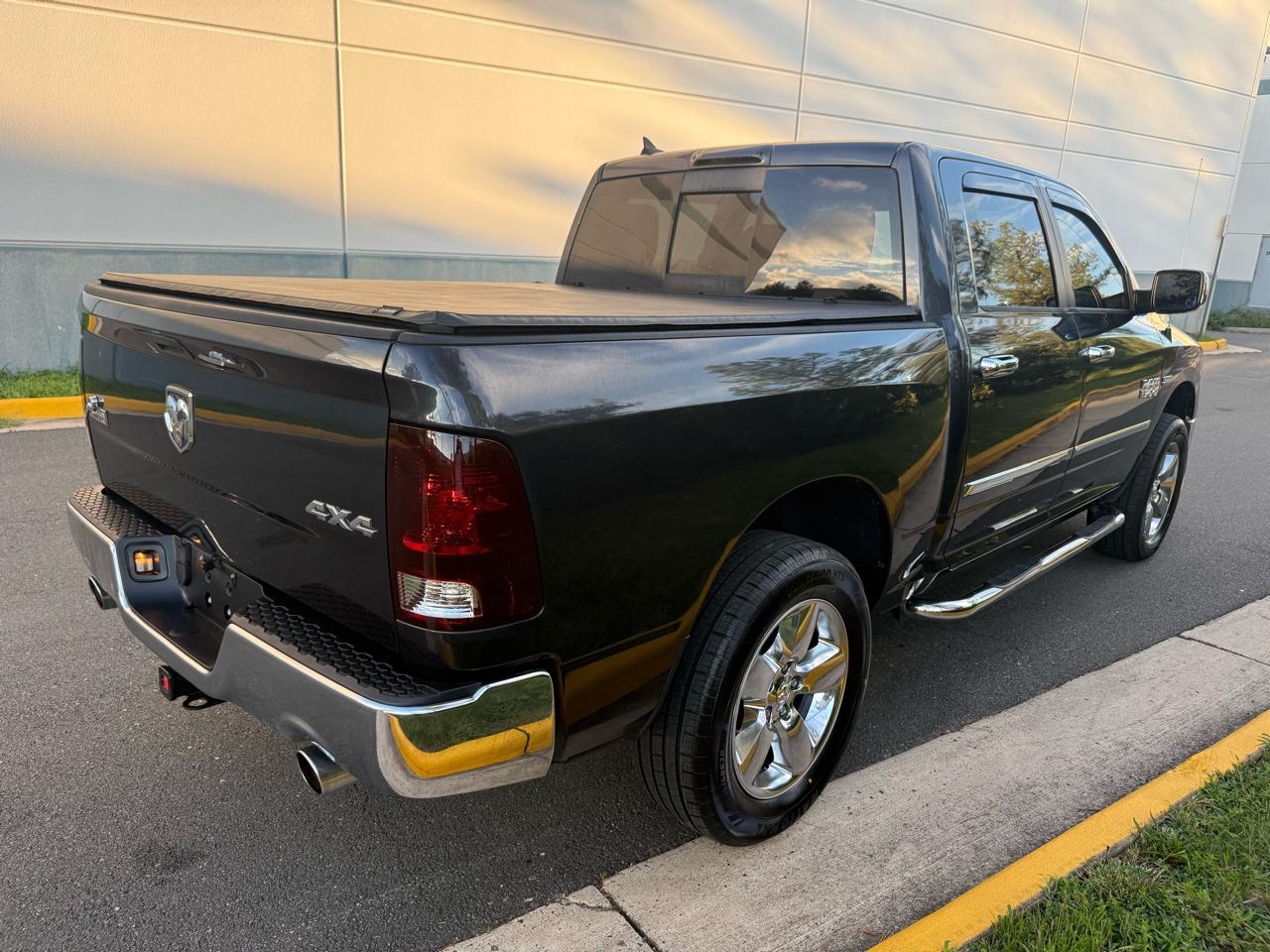 RAM 1500 4WD Crew Cab 140.5" Big Horn 2014