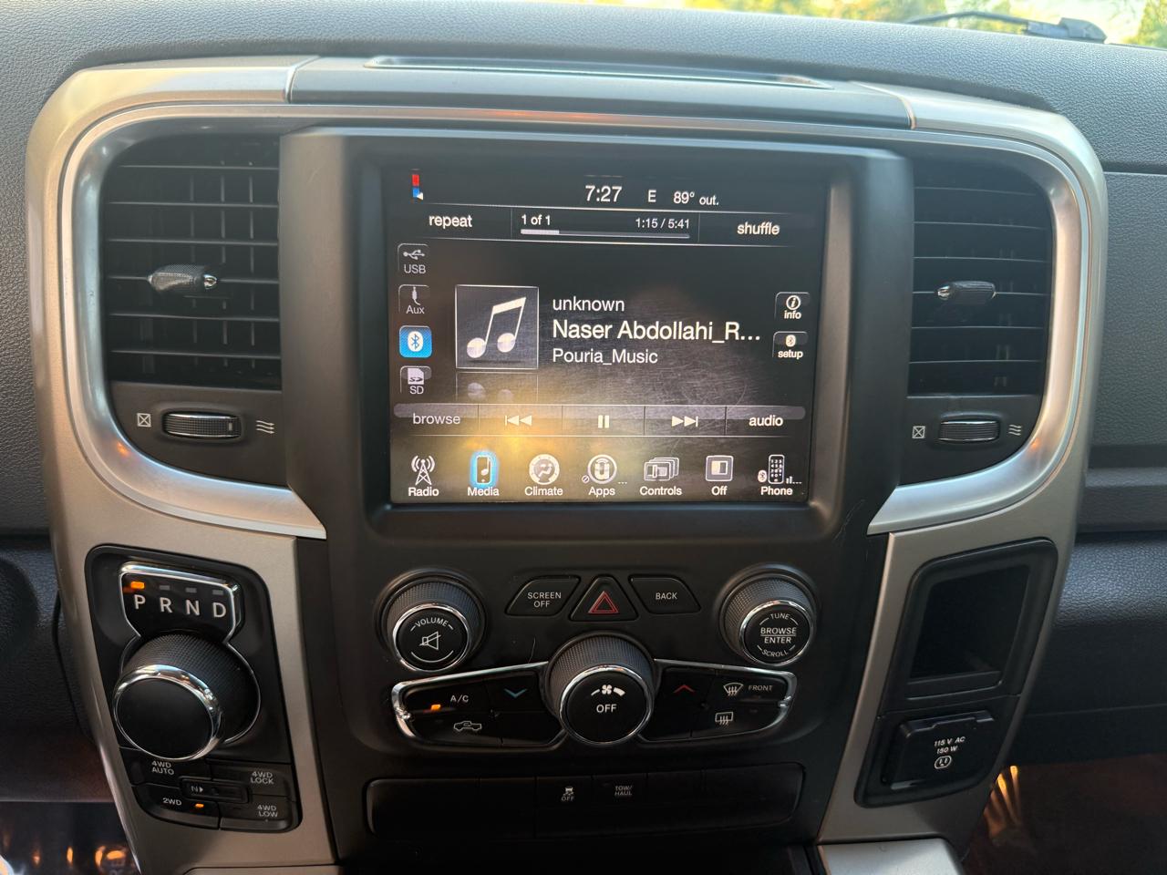 RAM 1500 4WD Crew Cab 140.5" Big Horn 2014