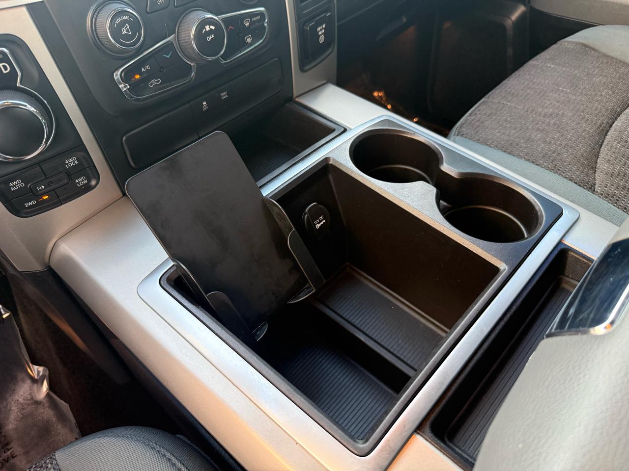 RAM 1500 4WD Crew Cab 140.5" Big Horn 2014