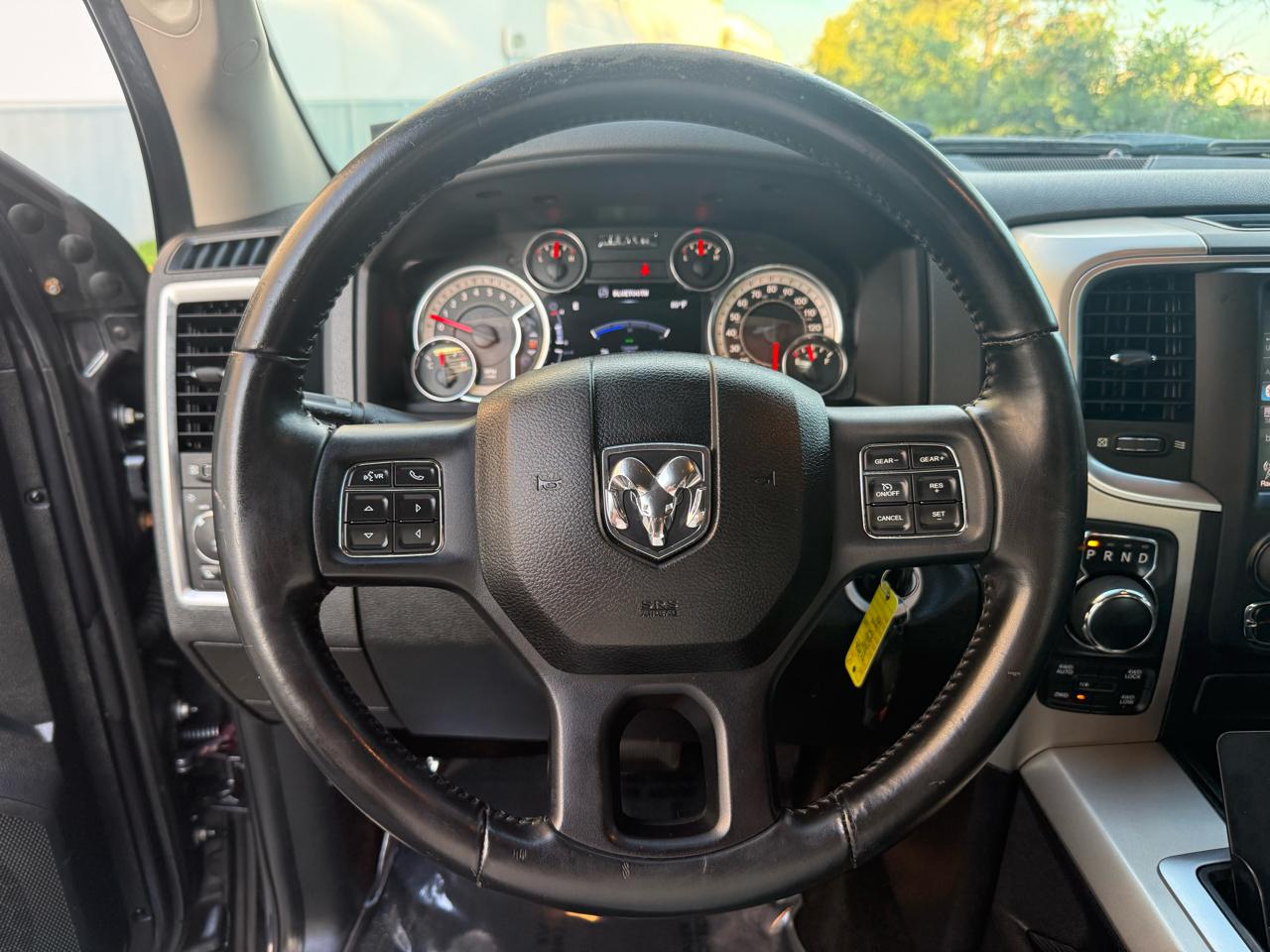 RAM 1500 4WD Crew Cab 140.5" Big Horn 2014