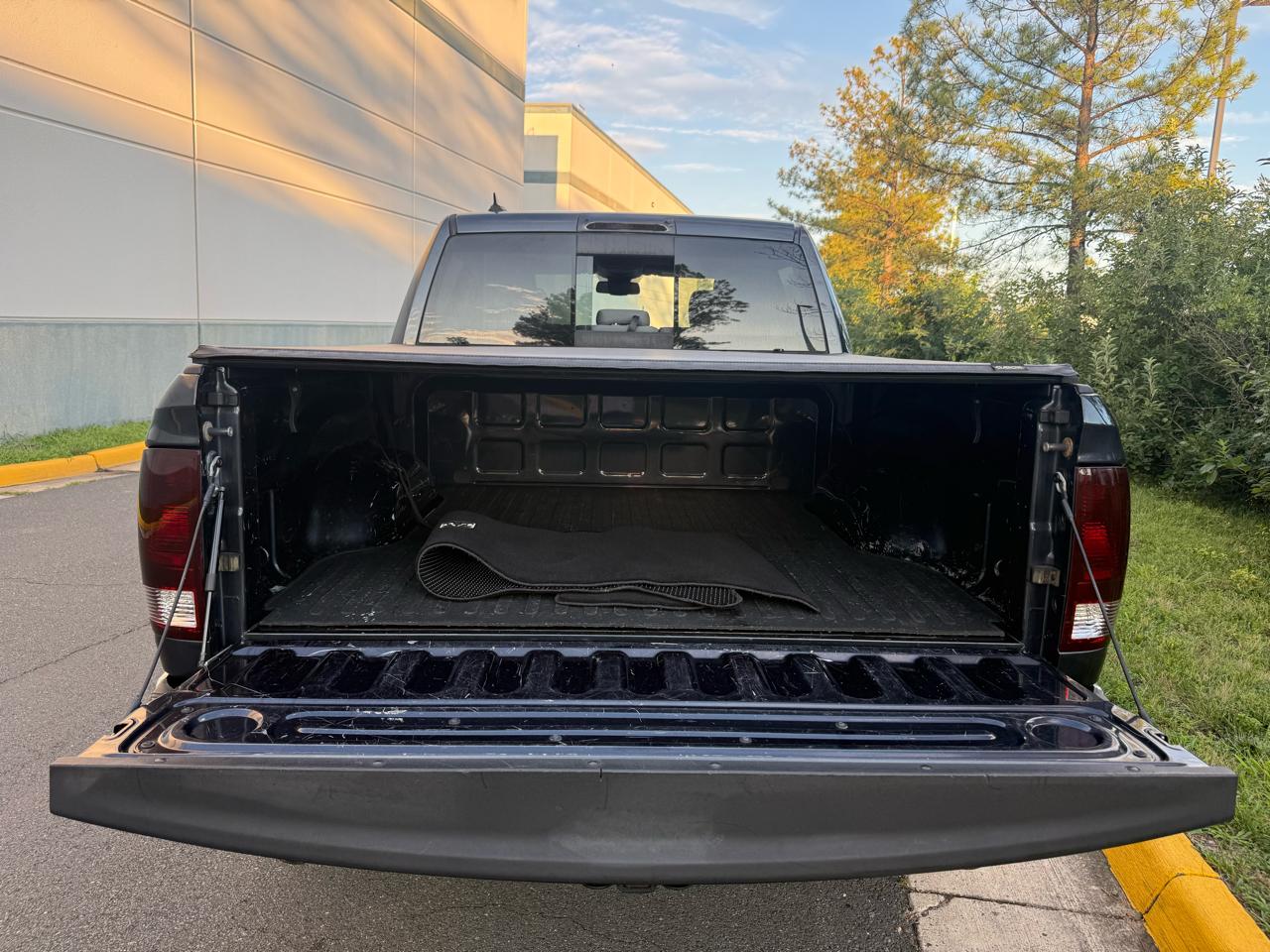 RAM 1500 4WD Crew Cab 140.5" Big Horn 2014