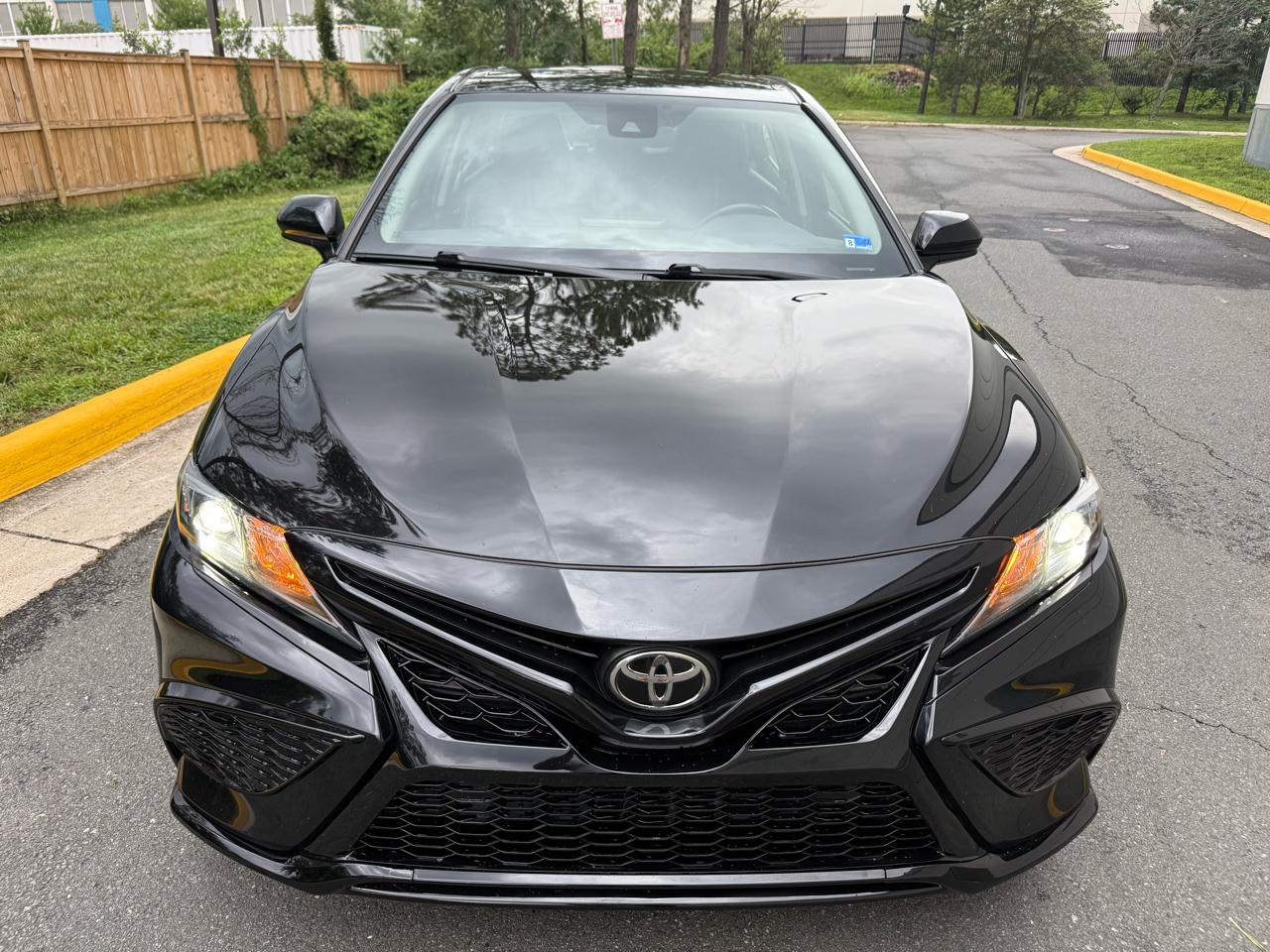 Toyota Camry SE Auto (Natl) 2021