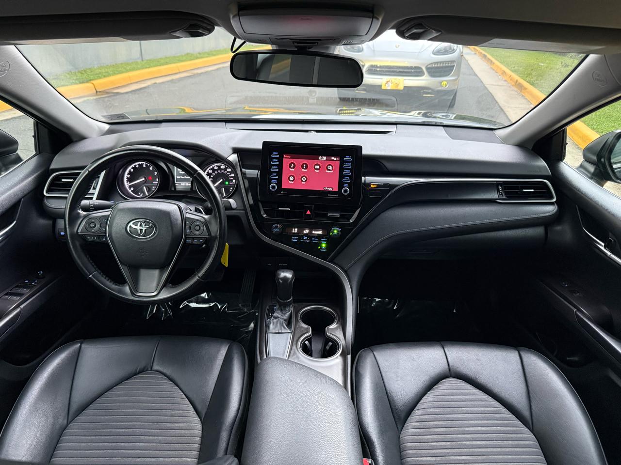 Toyota Camry SE Auto (Natl) 2021