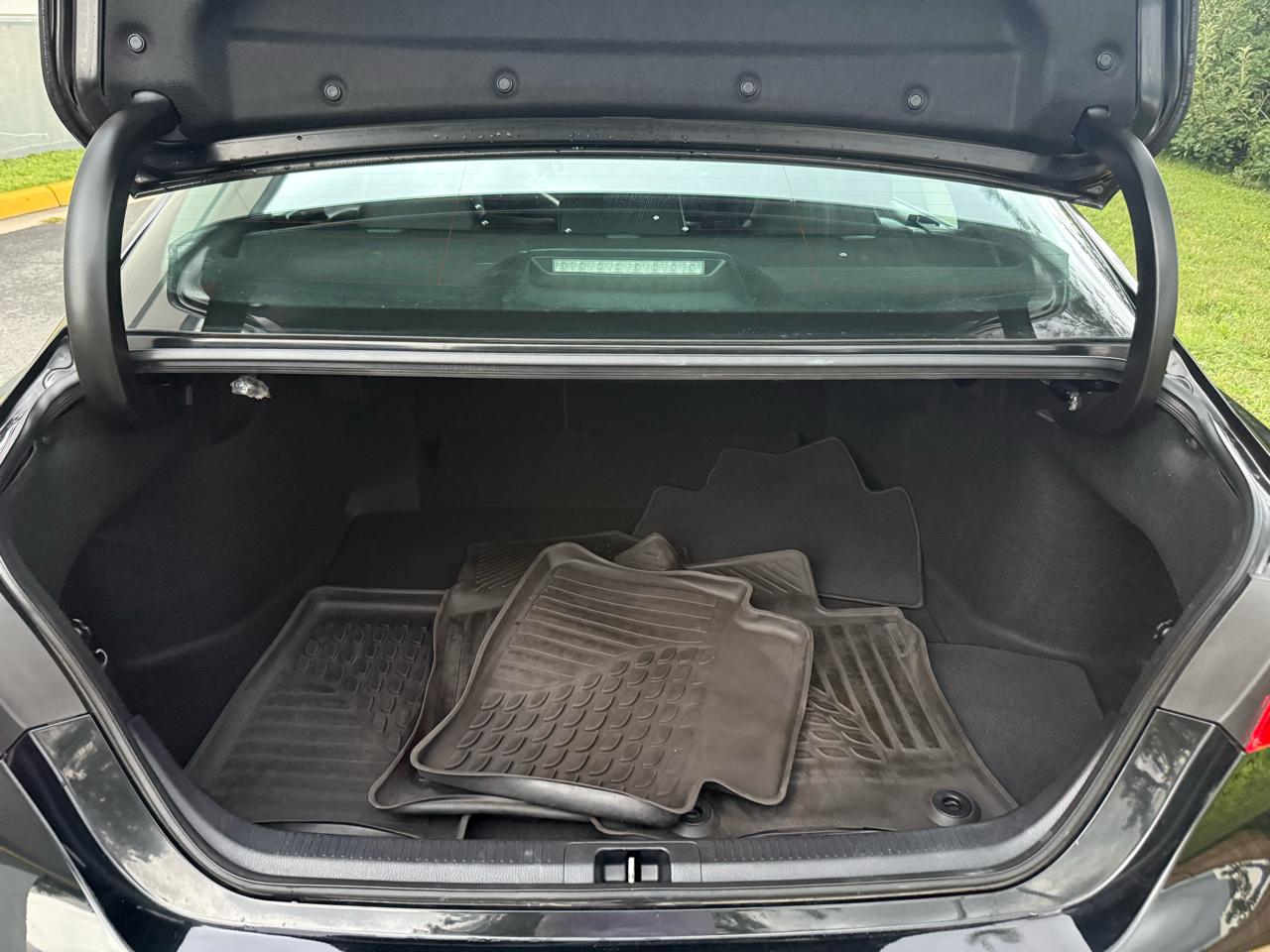 Toyota Camry SE Auto (Natl) 2021