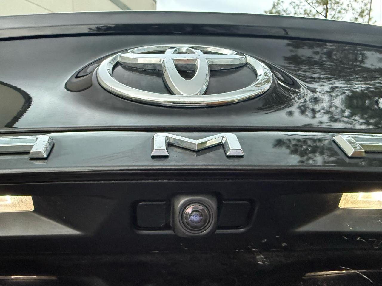 Toyota Camry SE Auto (Natl) 2021