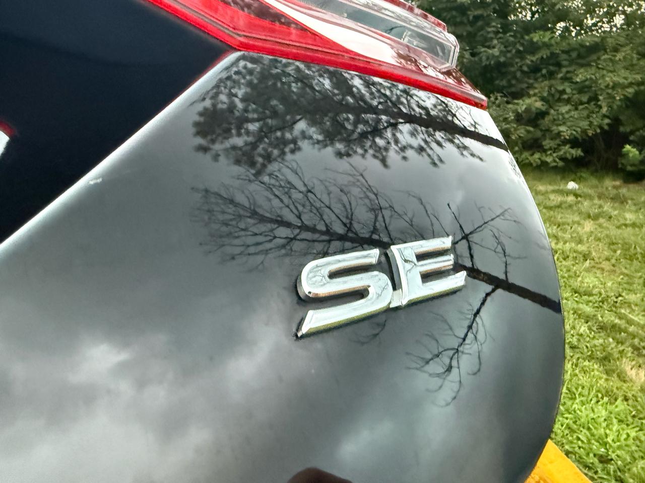 Toyota Camry SE Auto (Natl) 2021