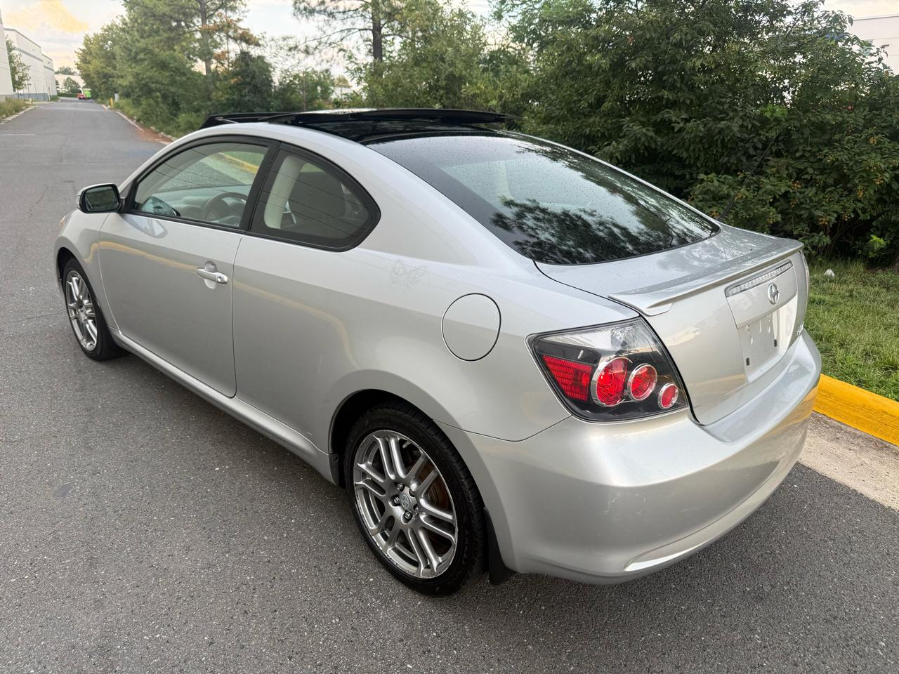 Scion tC 2dr HB Man (Natl) 2009